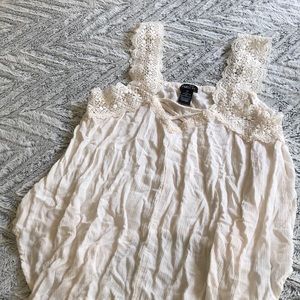 Rue21 Flowy lace tank